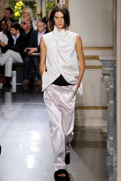 Look 29